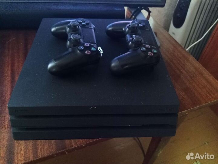 Sony playstation 4 PS4 pro 1tb с играми