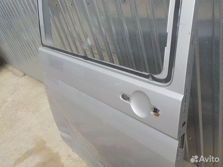 Дверь задняя правая (сдвижная) volkswagen Caravell