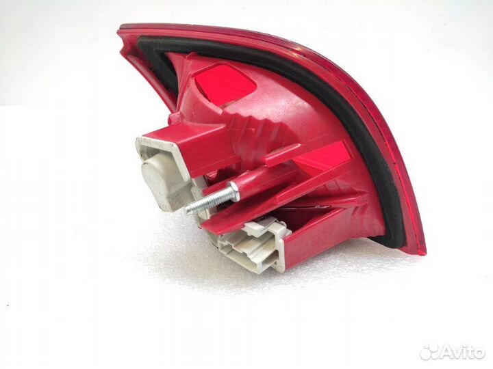 Фонарь крышки багажника (внутренний) задний правый