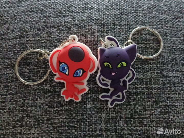 2 брелка из набора леди баг и супер кот