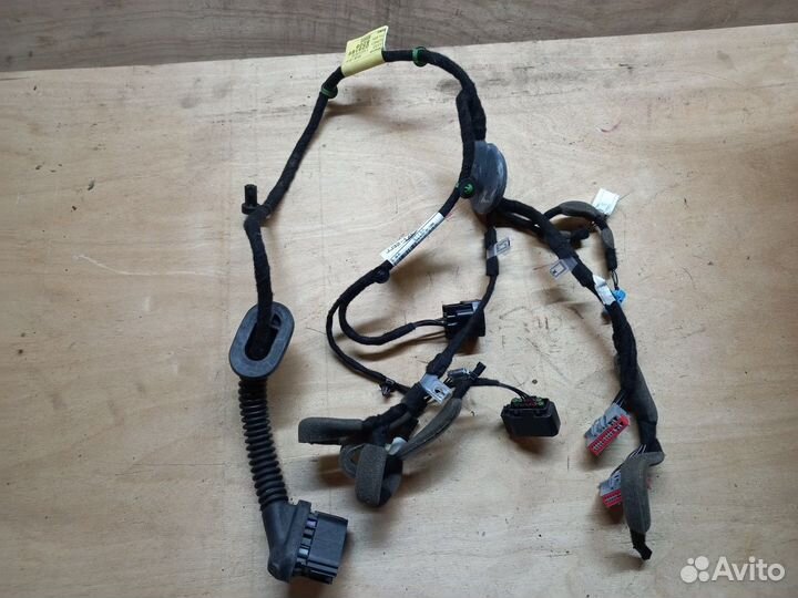 Электропроводка двери задней правой