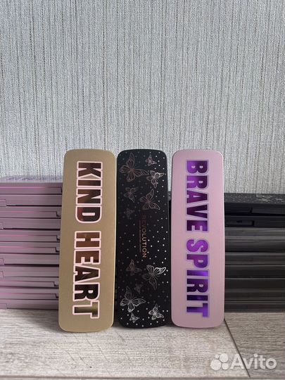 Палетки теней revolution