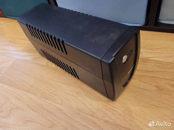 Линейно-интерактивный ибп CyberPower value1000EI