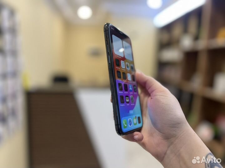 iPhone 11 Pro, 64 ГБ
