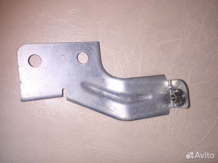 Кронштейн крепления радиатора Chevrolet Cobalt