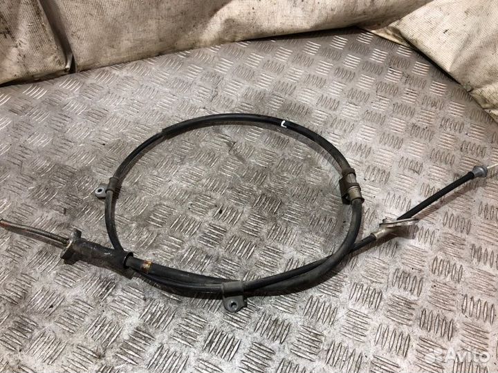 Трос ручного тормоза левый Toyota Camry V40 2azfe