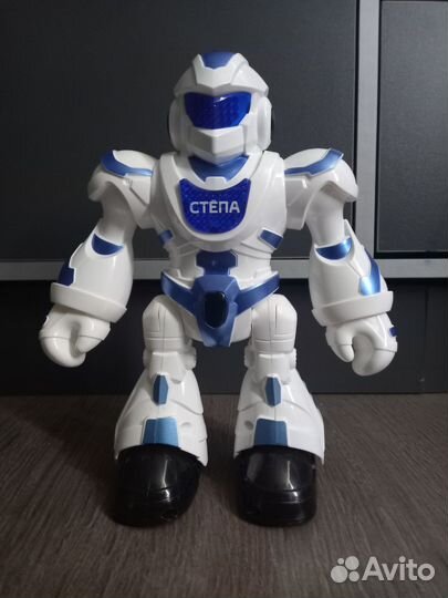 Интерактивный робот стёпа