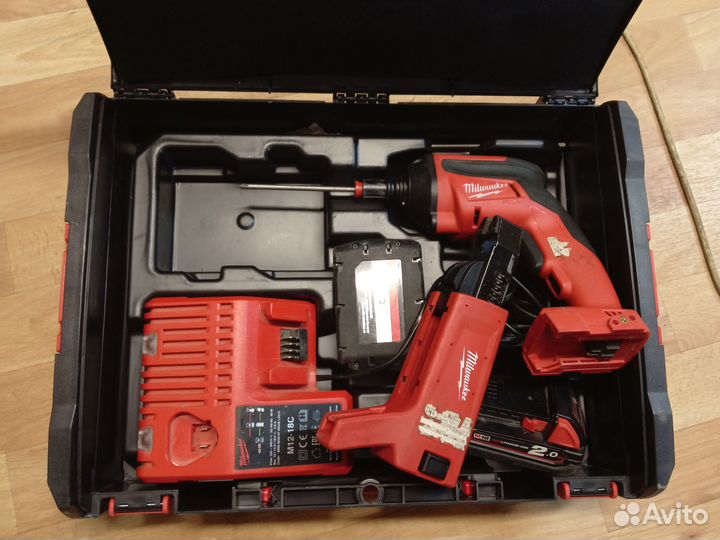 Ленточный пистолет Milwaukee