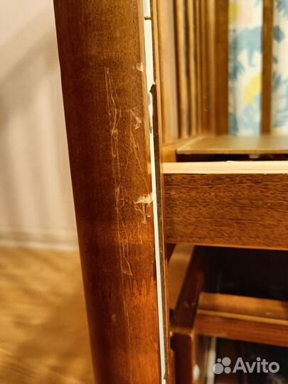 Детская кроватка с маятником