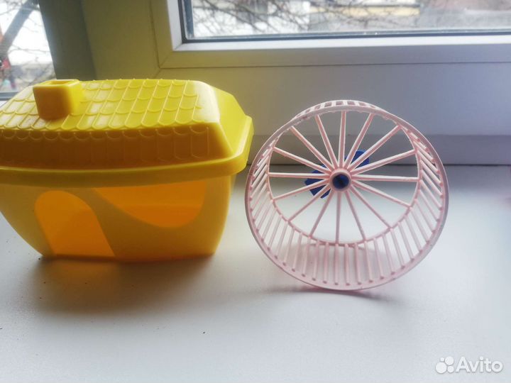 Домик для хомяка и колесо