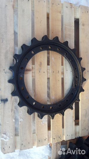 Звезда ведущая экскаватора Komatsu PC200-8