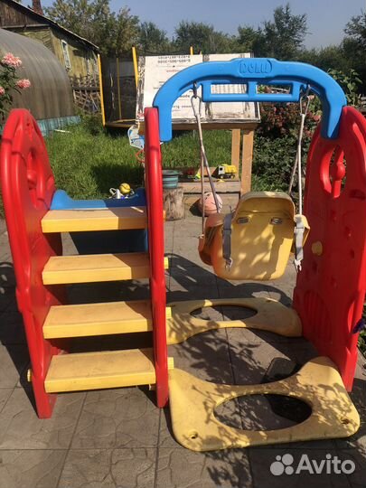 Детская горка и качели