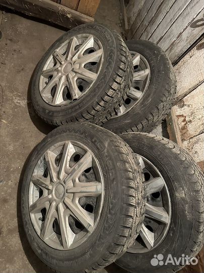 Nokian Tyres Hakkapeliitta 7 5/5 R15C 27G