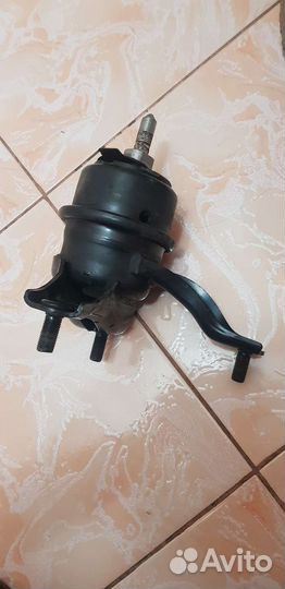 Подушка двигателя L и R на Тойота Камри acv 40