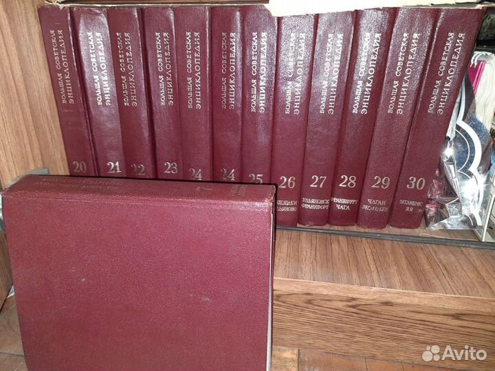 Продам книги из домашней библиотеки старые и не оч