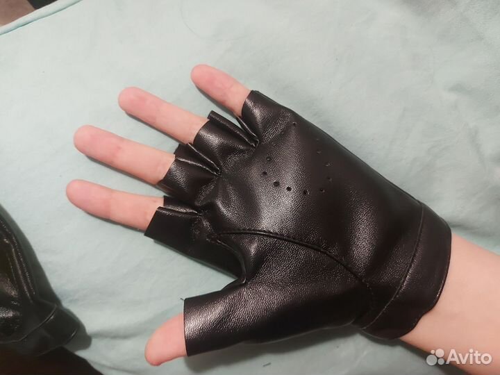 Перчатки кожаные без пальцев женские