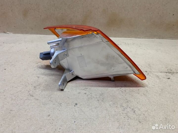 Поворотник левый Ваз 2110