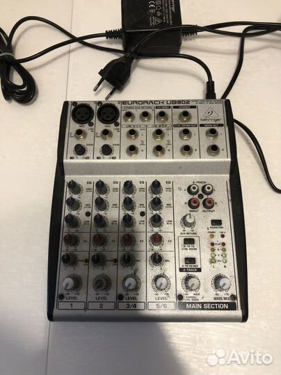 Микшерный пульт behringer eurorack ub802