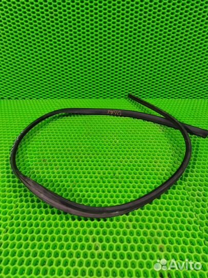 Молдинг лобового стекла Acura Mdx YD2 J37A1 2008