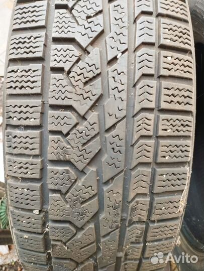 Kumho I'Zen RV Asymmetric 225/55 R19