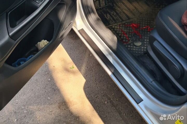 Эластичные накладки в проем дверей Веста