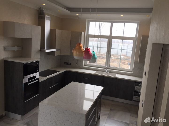 Столешницы из кварцевого агломерата и акрилового к