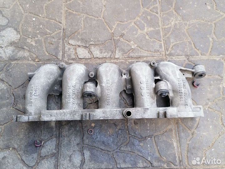 Вольво S40 коллектор впускной