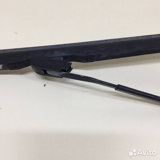 Поводок стеклоочистителя передний левый Mazda Mazd