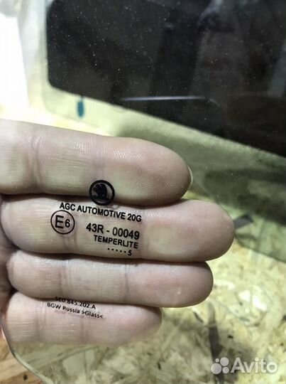 Стекло передней правой двери Octavia A7