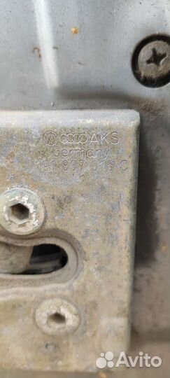 Передний правый замок гольф 2, джетта