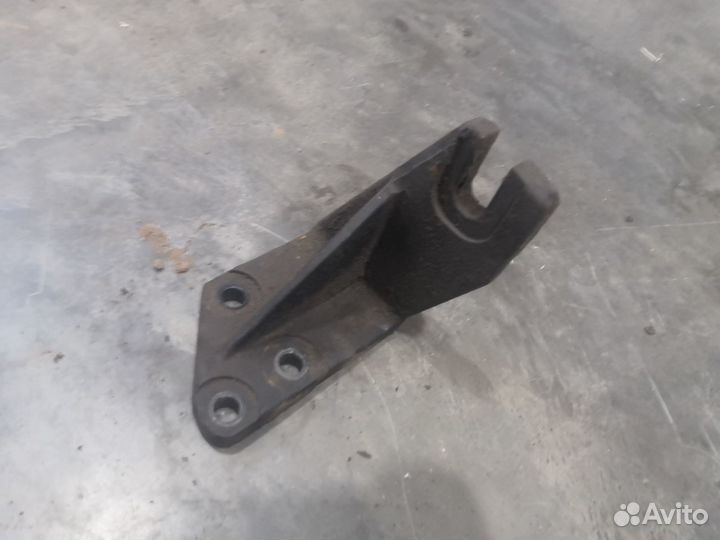 Кронштейн поддерживающий кппправый/левый kamaz5490
