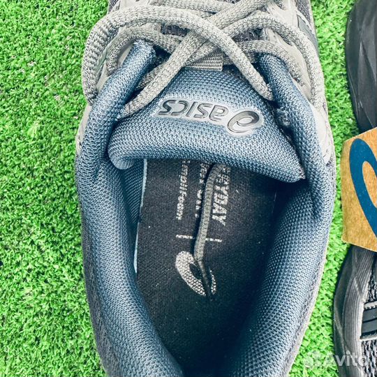 Кроссовки Asics р 40.5 новые с биркой