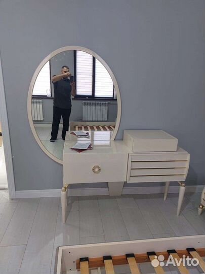 Спальный гарнитур