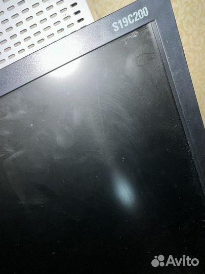 Монитор Samsung s19c200