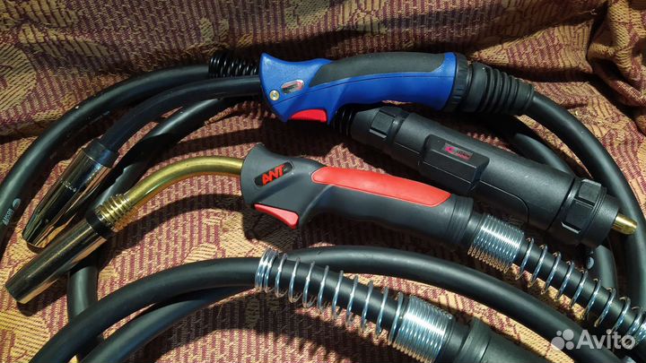 Перчатки сварочные и сварочные горелки