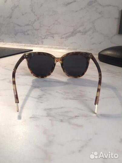 Солнцезащитные очки