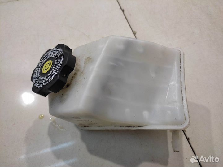 Бачок главного тормозного цилиндра