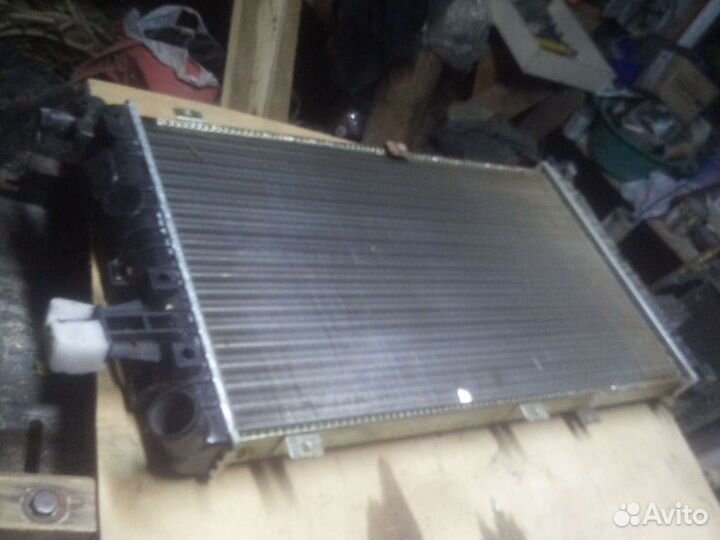 Радиатор охлаждения двигателя Opel Astra H