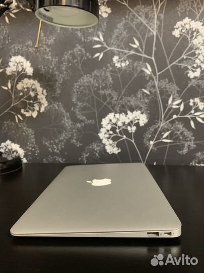 Apple MacBook Air (11 дюймов, середина 2011)