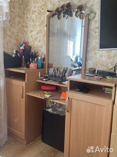 Трюмо с зеркалом бу