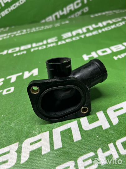 Фланец системы охлаждения Audi A4 2000