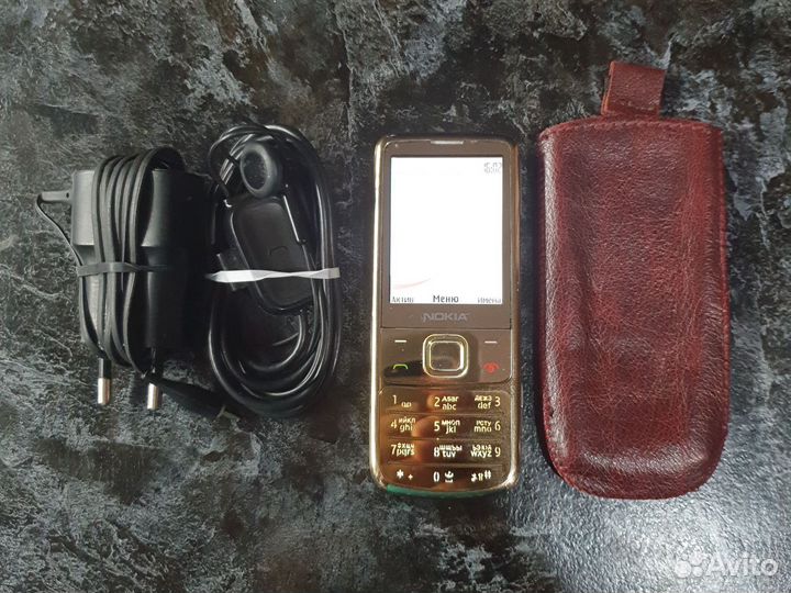 Nokia 6700 classic Gold Edition