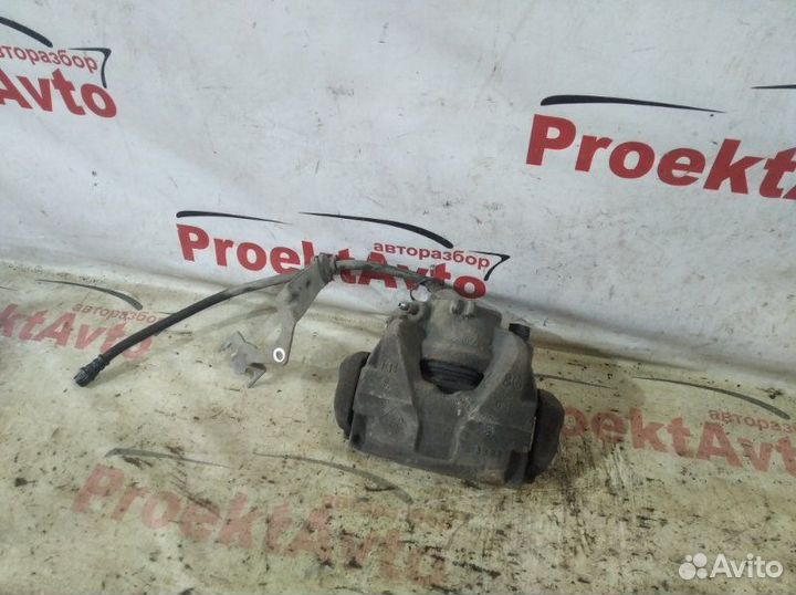 Суппорт передний правый Renault Duster F4R 2014