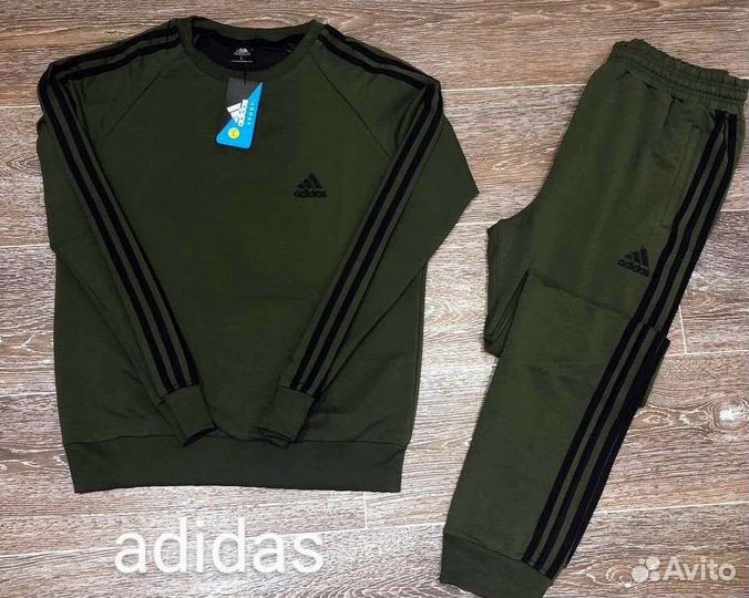 Спортивный костюм adidas