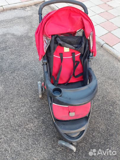 Прогулочная коляска