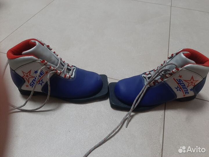 Лыжные ботинки