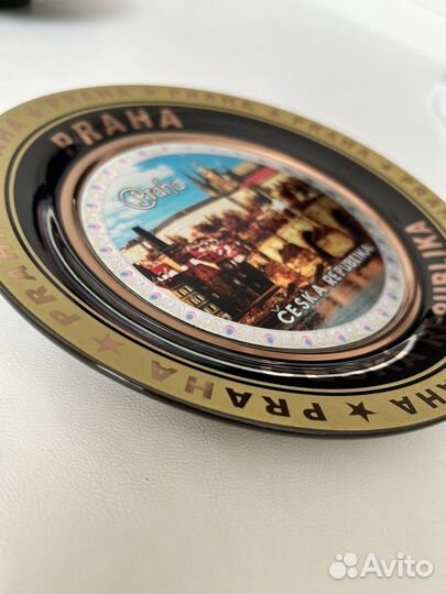 Сувенирная тарелка настенная Прага