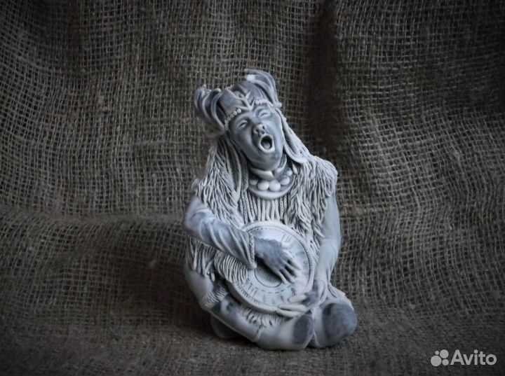 Статуэтка из камня Шаман