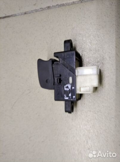 Кнопка стеклоподъемника Almera N16 2000-2006