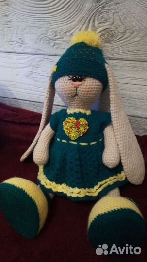 Заяц вязаный